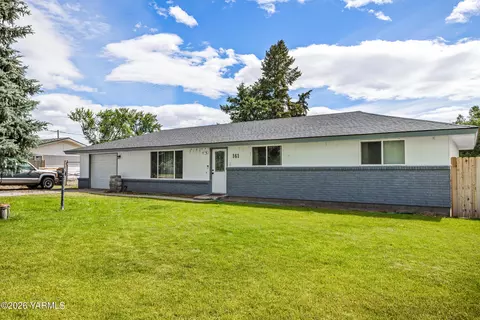 161 Sherry Ave, Naches, WA 98937