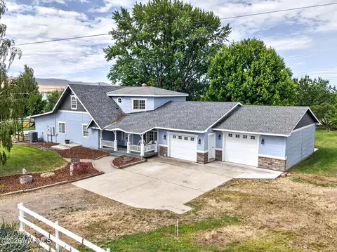 230 Krough Rd, Prosser, WA 99350