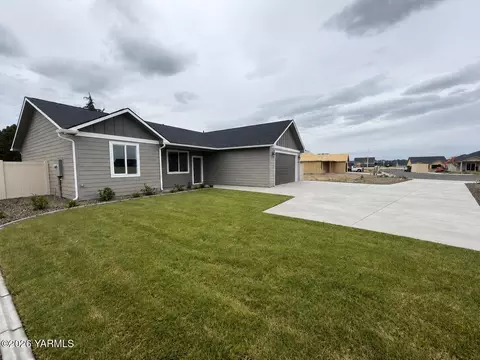 2108 Lovance Ln, Yakima, WA 98908