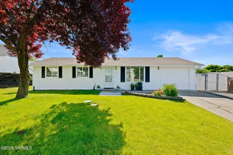 111 S 58th St, Yakima, WA 98901