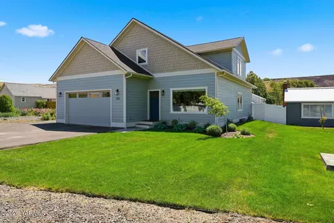250 Wise Acre Rd, Yakima, WA 98901