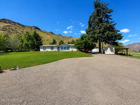 480 Riddle Rd, Naches, WA 98937