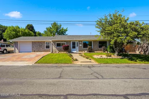 3005 Bonnie Doon Ave, Yakima, WA 98902