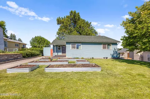 302 N 27th Ave, Yakima, WA 98902