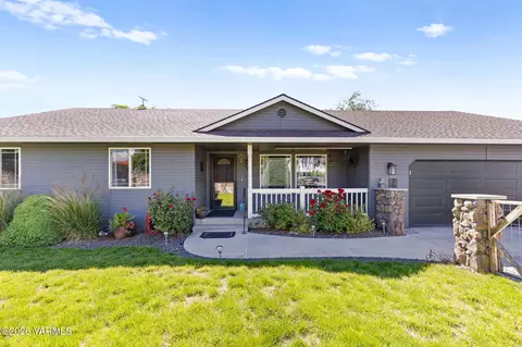 204 N 57th St, Yakima, WA 98901
