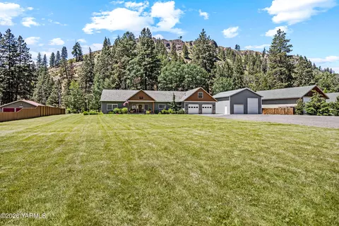 280 Bedrock Ln, Naches, WA 98937