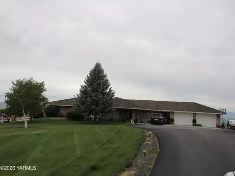 510 Warrior Rd, Yakima, WA 98901