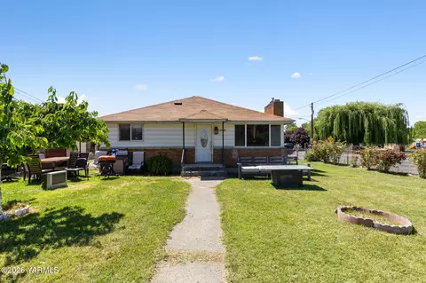 1916 S 10th Ave, Yakima, WA 98903