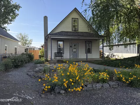 1316 Grant Ave, Prosser, WA 99350