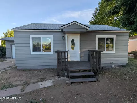 1306 W Washington Ave, Union Gap, WA 98903