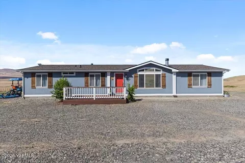 22556 State Route 24, Moxee, WA 98936