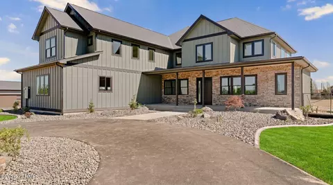 659 Friedline Rd, Yakima, WA 98908