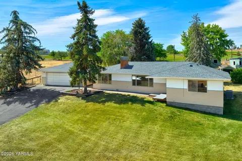 210 Ranchette Ln, Selah, WA 98942