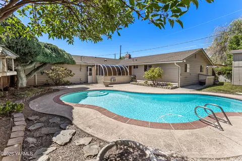 3203 Carol Ave, Yakima, WA 98902