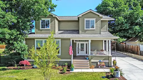 3705 W Chestnut Ave, Yakima, WA 98902