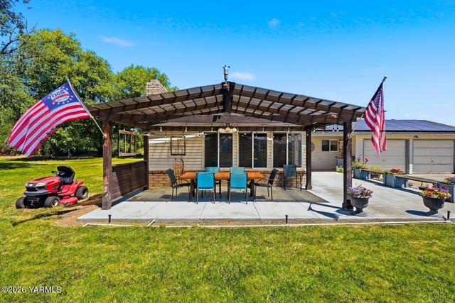 2841 Mapleway Rd, Yakima, WA 98908
