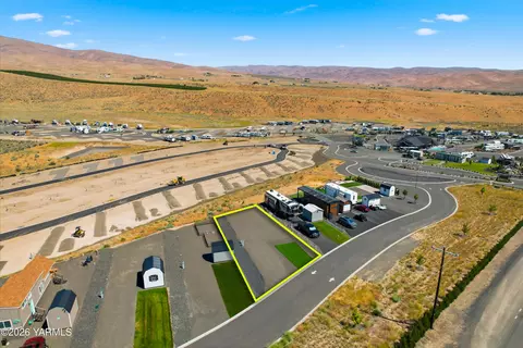1769 Naches Wenas Rd #56, Selah, WA 98942