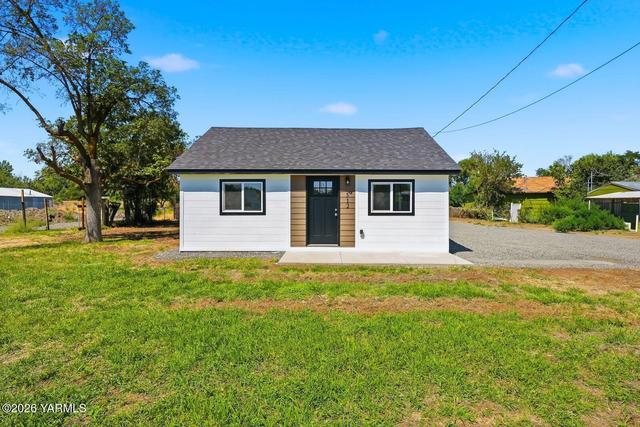 512 Keys Rd, Yakima, WA 98901