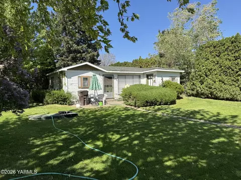 2212 Willow St, Yakima, WA 98902