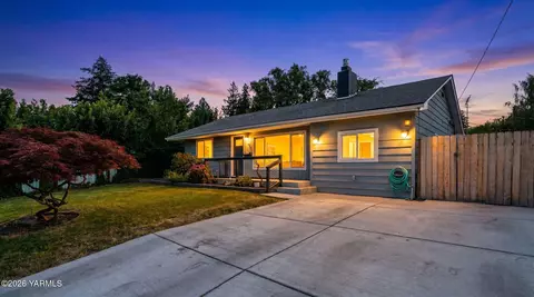 3212 Sharon Way, Yakima, WA 98902