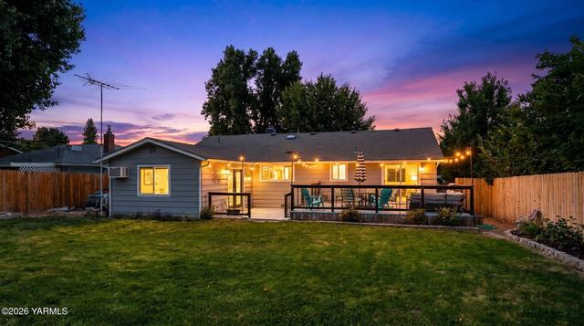 3212 Sharon Way, Yakima, WA 98902