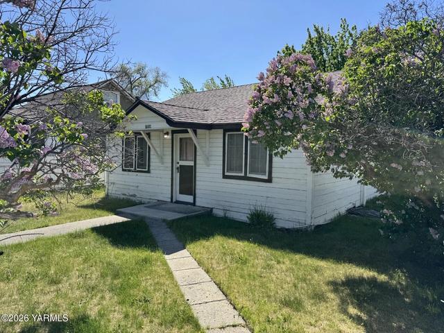 708 N 24th Ave, Yakima, WA 98902