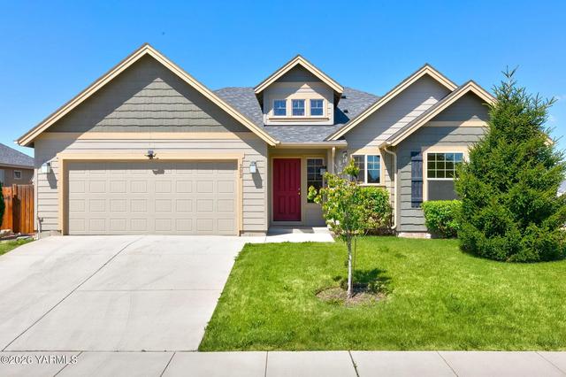 202 Golding St, Moxee, WA 98936