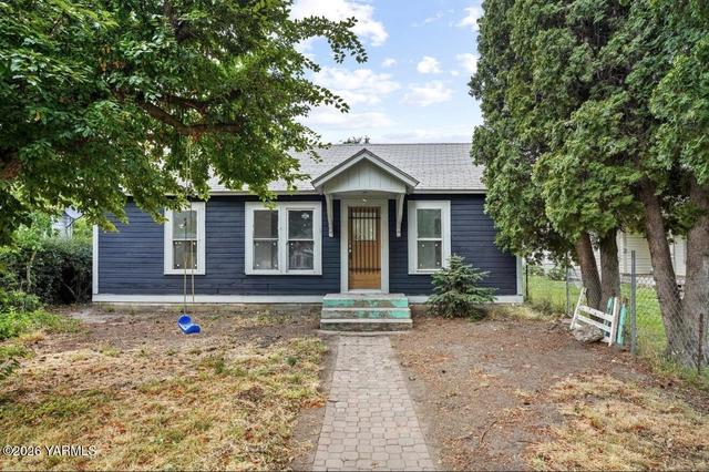 303 S 7th St, Yakima, WA 98901