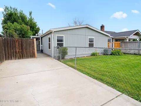 1621 Ledwich Ave, Yakima, WA 98902