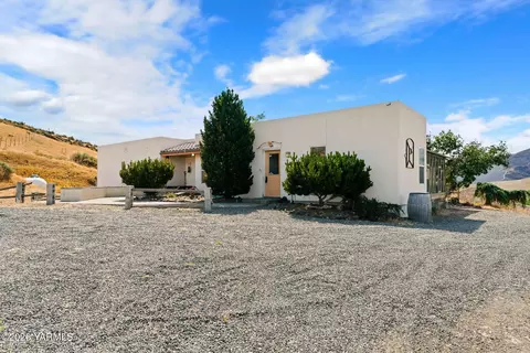 723 Burbank Creek Rd, Yakima, WA 98901