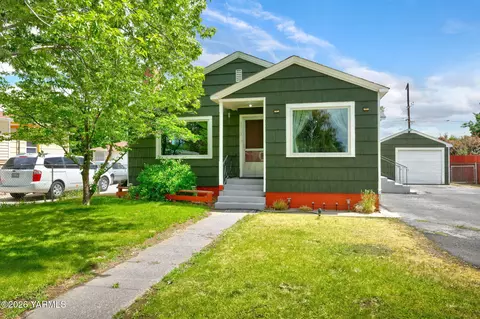 1313 S 7th Ave, Yakima, WA 98902