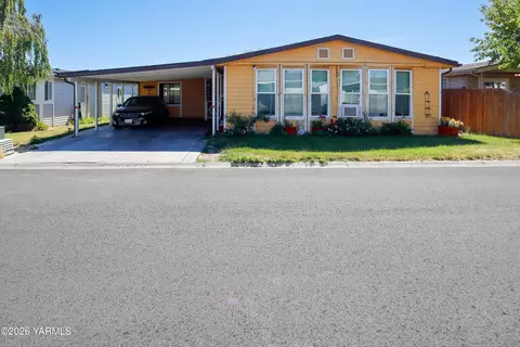 342 S 76th Ave, Yakima, WA 98908