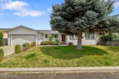 1709 Fremont Dr, Yakima, WA 98908