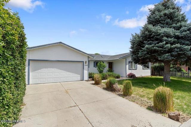 1709 Fremont Dr, Yakima, WA 98908