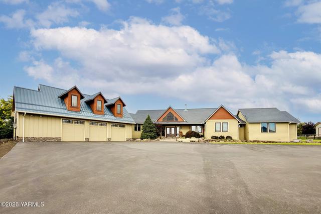 550 Winchester Rd, Yakima, WA 98908