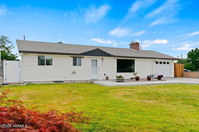 413 S 47th Ave, Yakima, WA 98908