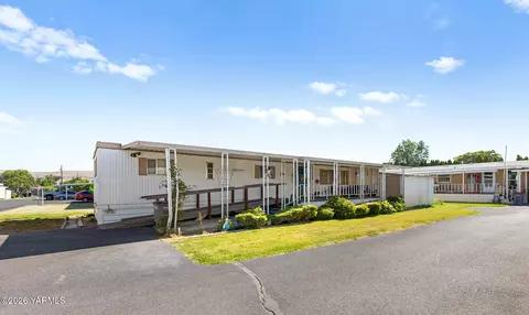 55 W Washington Ave #16, Yakima, WA 98903