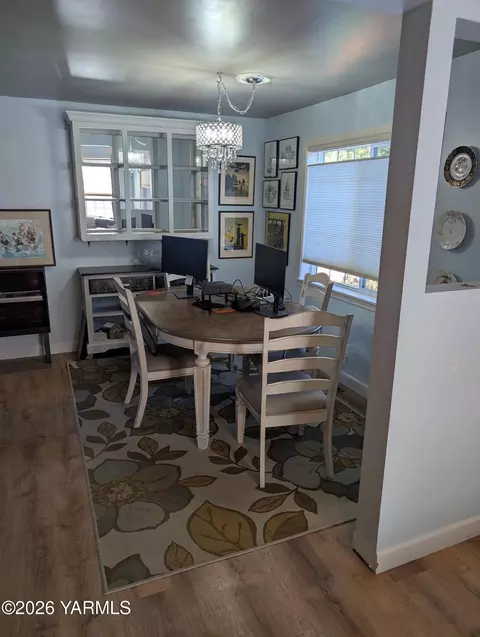Dining - 110 E Bartlett Ave, Selah, WA 98942 photo 1 of 1