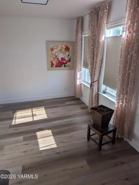 Other - 110 E Bartlett Ave, Selah, WA 98942 photo 3 of 8