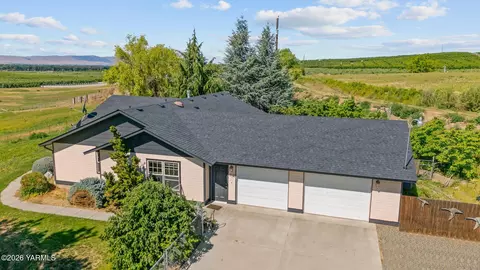 788 Zickler Rd, Zillah, WA 98953