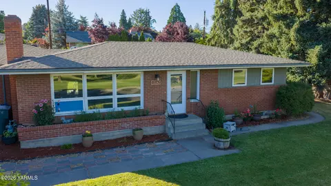 4909 W Lincoln Ave, Yakima, WA 98908