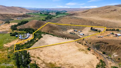 14190 N Wenas Rd, Selah, WA 98942