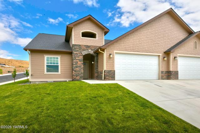 8819 Kail Dr, Yakima, WA 98908