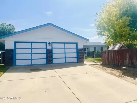 421 S 59th Ave, Yakima, WA 98908
