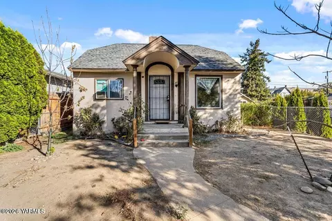 1215 Cherry Ave, Yakima, WA 98902
