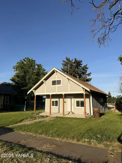 406 S 7th Ave, Yakima, WA 98902