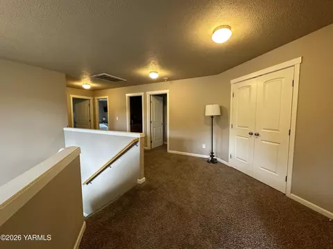 Entry Way - 671 Tibbling Rd, Selah, WA 98942 photo 1 of 1