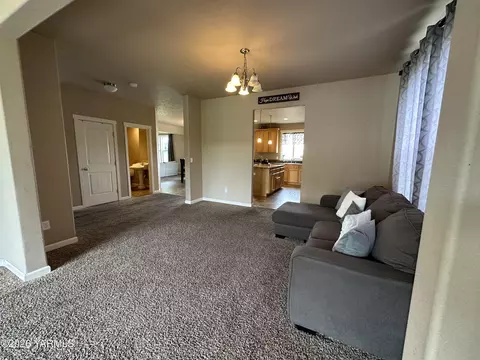 Living - 671 Tibbling Rd, Selah, WA 98942 photo 3 of 7