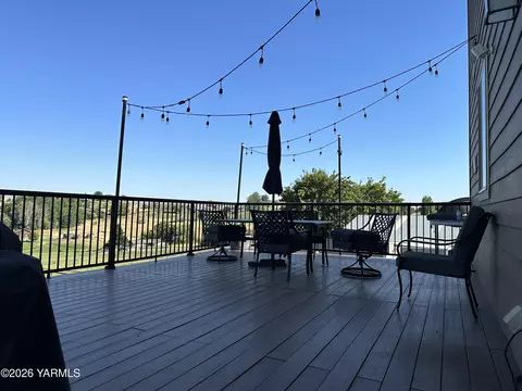 Exterior - 671 Tibbling Rd, Selah, WA 98942 photo 3 of 6