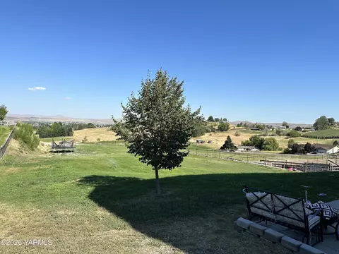 Exterior - 671 Tibbling Rd, Selah, WA 98942 photo 6 of 6